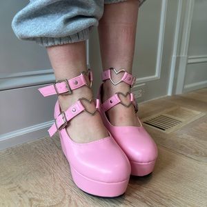 FUNKY HEART SHOES!💕